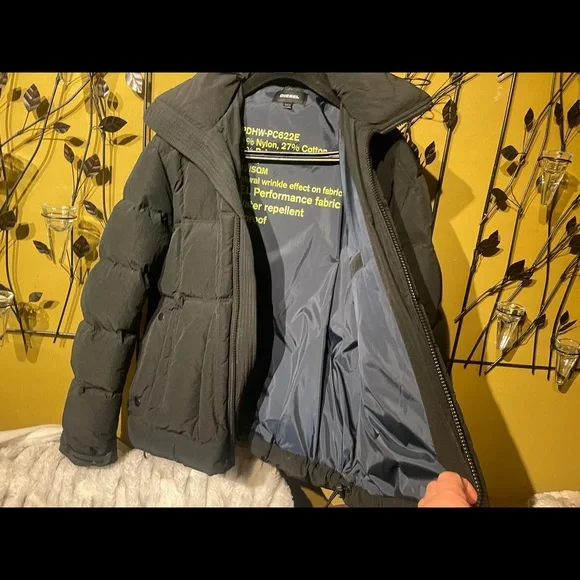 Diesel men’s black puffer padded jacket, bomber, coat!